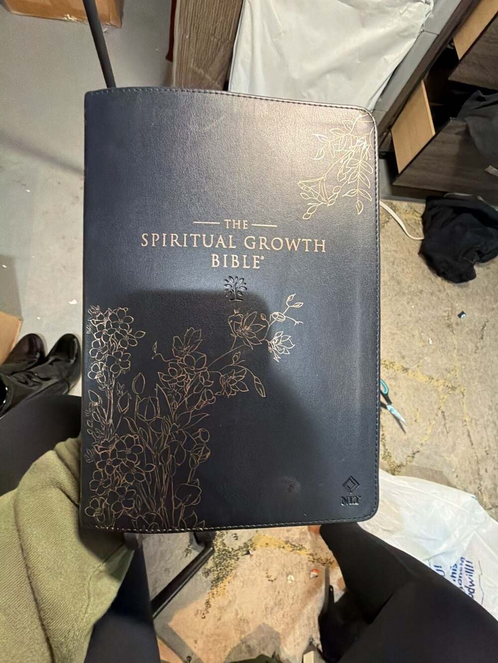 The Spiritual Growth Bible, NLT, Midnight Blue Faux Leather